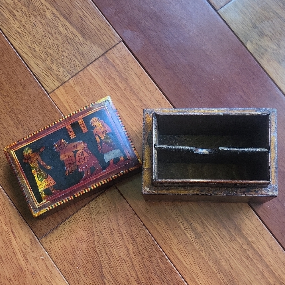 Vintage Cigar Box Egyptian Art Inlaid Wooden Box with Mother Of Pearl With Lid